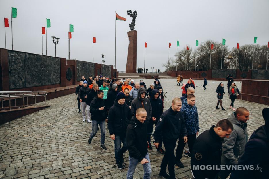 Отправка призывников на срочную военную службу началась в Беларуси