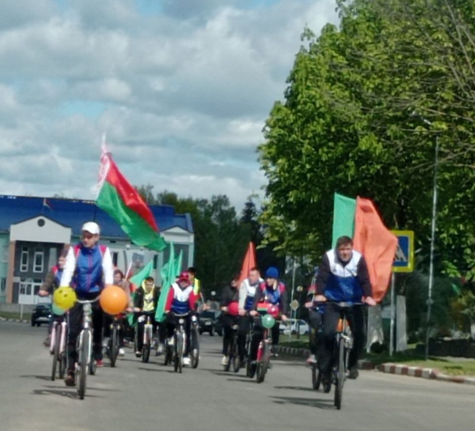 Более 60 жителей Чериковщины приняли участие в велопробеге, посвящённом Дню Победы