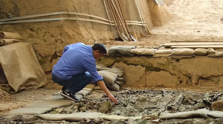 Уникальный 16-тонный саркофаг с сокровищами обнаружили археологи в мавзолее первого императора Китая